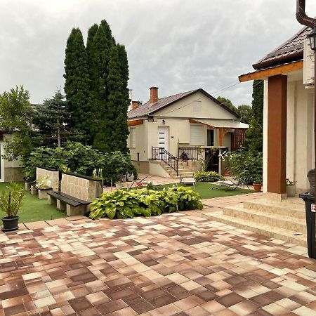 Adam Apartman ハイデゥソボスロー エクステリア 写真