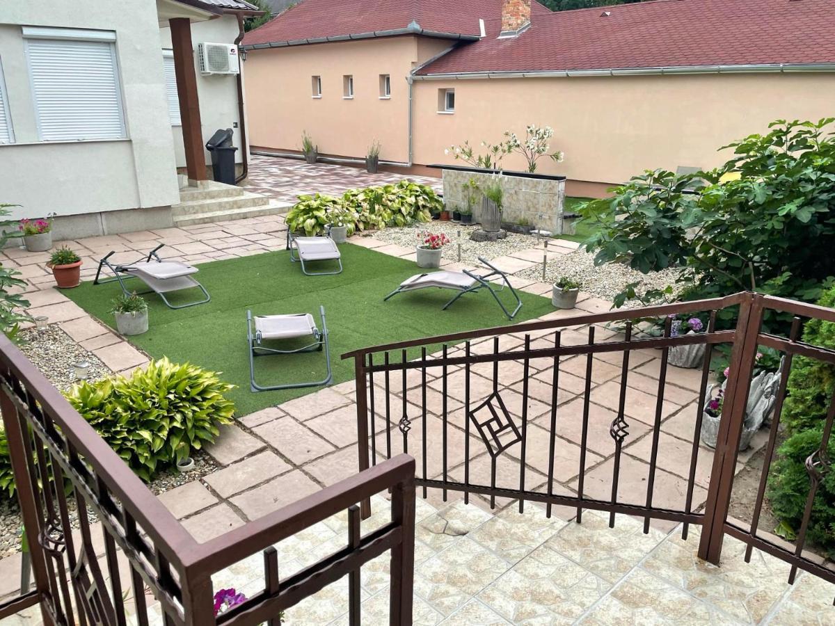 Adam Apartman ハイデゥソボスロー エクステリア 写真