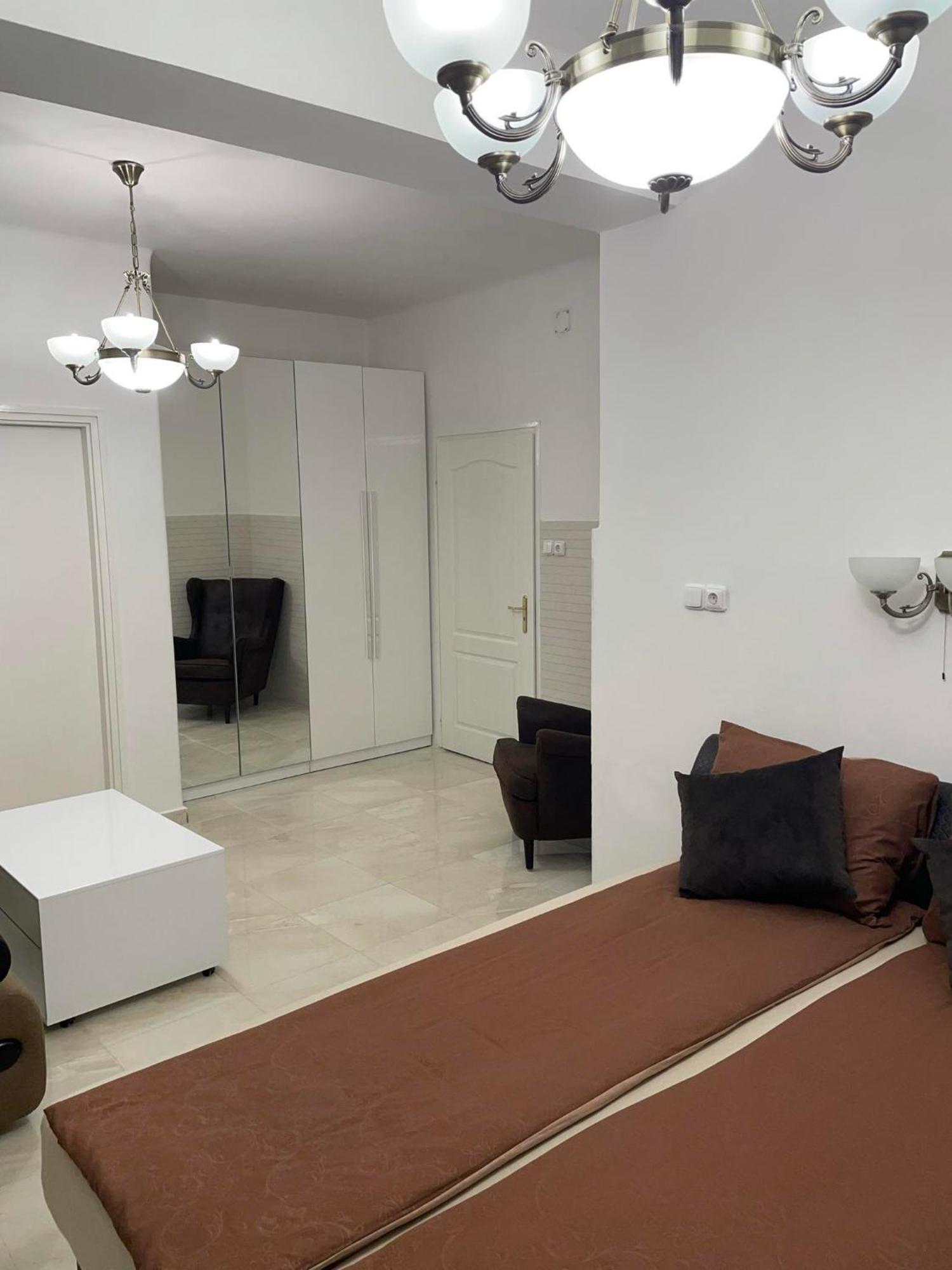 Adam Apartman ハイデゥソボスロー エクステリア 写真