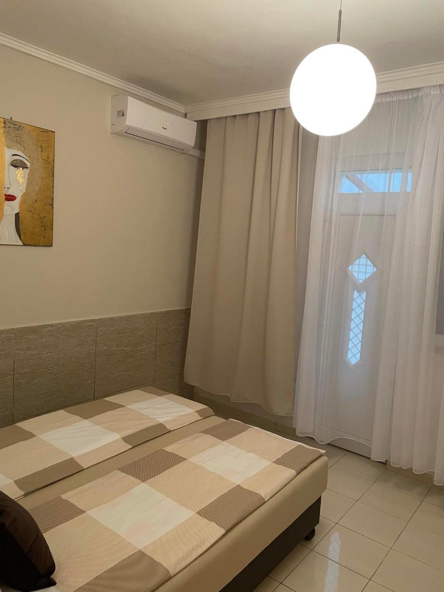 Adam Apartman ハイデゥソボスロー エクステリア 写真