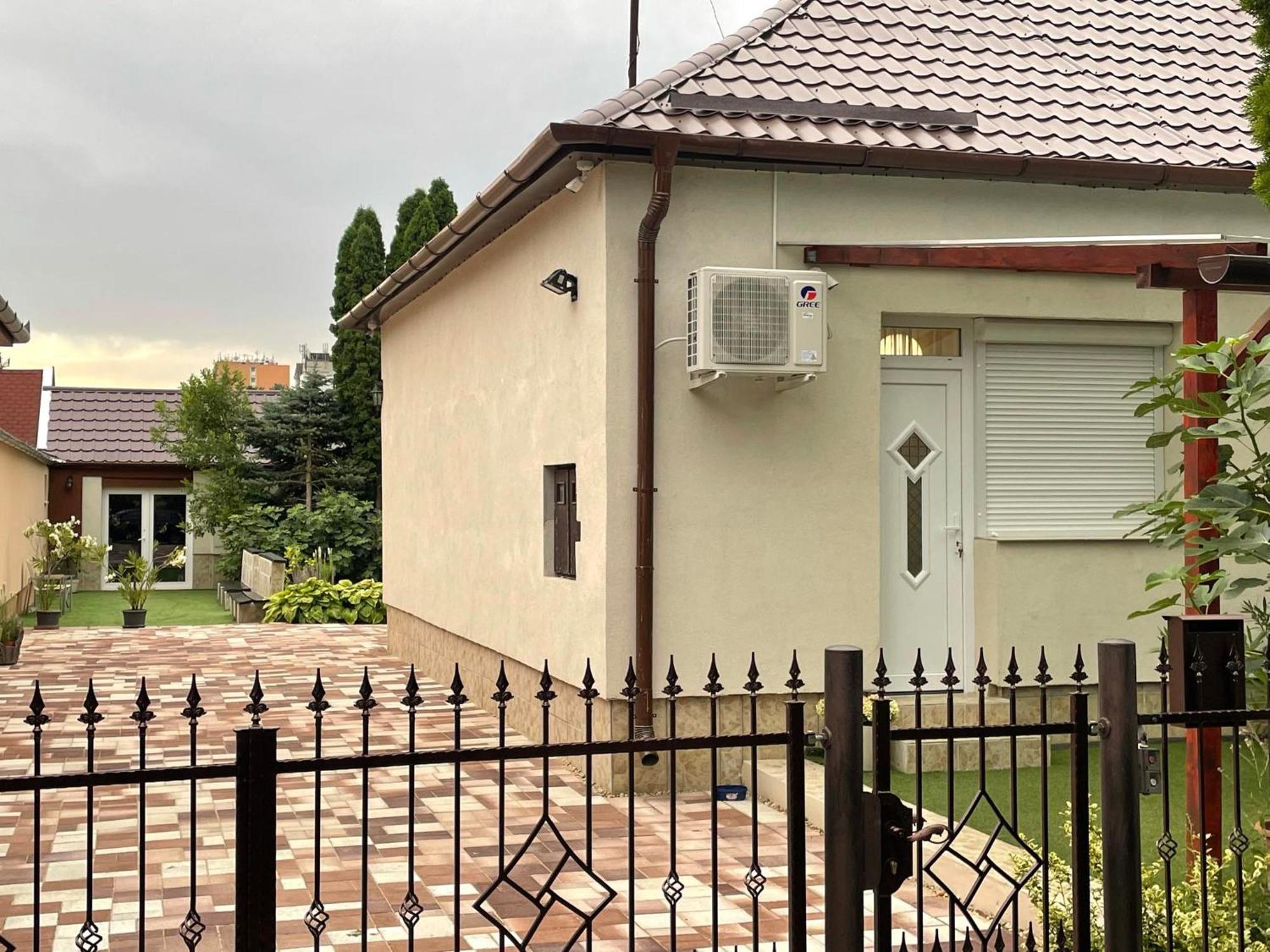 Adam Apartman ハイデゥソボスロー エクステリア 写真